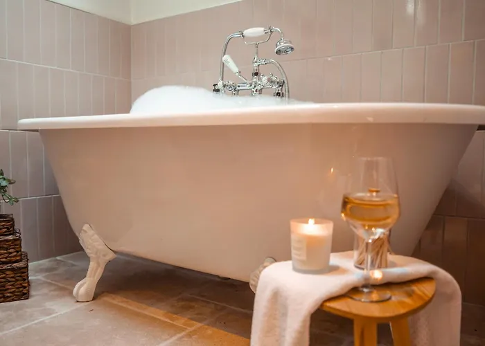 Feriehus Riverside And *